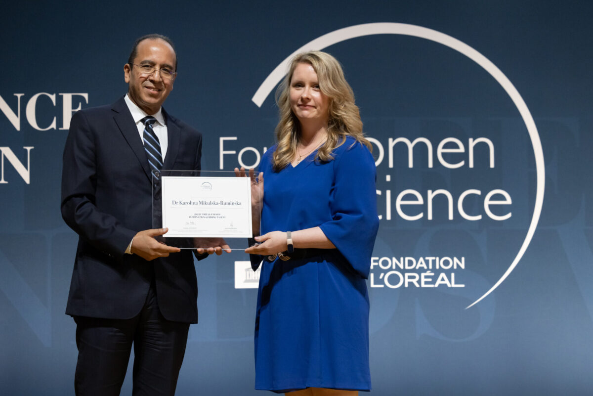 Dr Karolina Mikulska-Rumińska z międzynarodową nagrodą For Women in Science International Rising Talents!